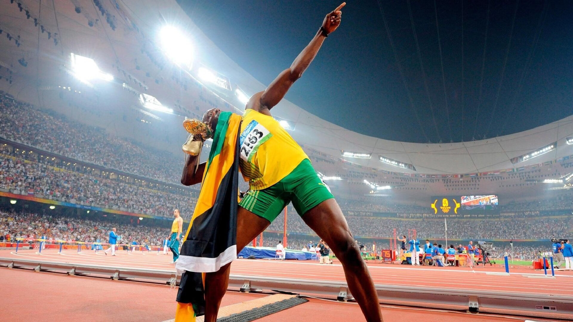 皮特·卡普尔的强悍冲击与突破技巧成为袋鼠队的关键优势，皮尔斯和卡特谁厉害